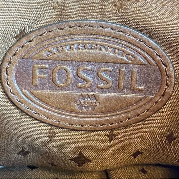 Fossil Explorer Crossbody Leather Purse - Picture 3 of 16